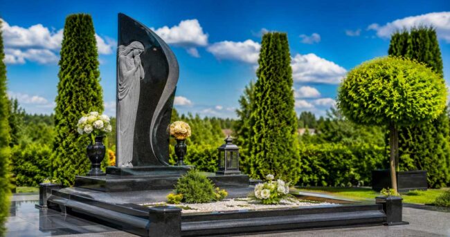 Елітні меморіальні комплекси з базальту та граніту під замовлення Елітні меморіальні комплекси з базальту та граніту під замовлення