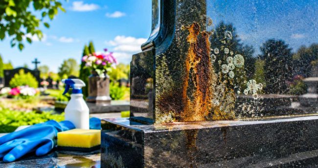 Догляд за пам’ятником з граніту та базальту: виведення плям і іржі Догляд за пам'ятником з граніту та базальту: виведення плям і іржі